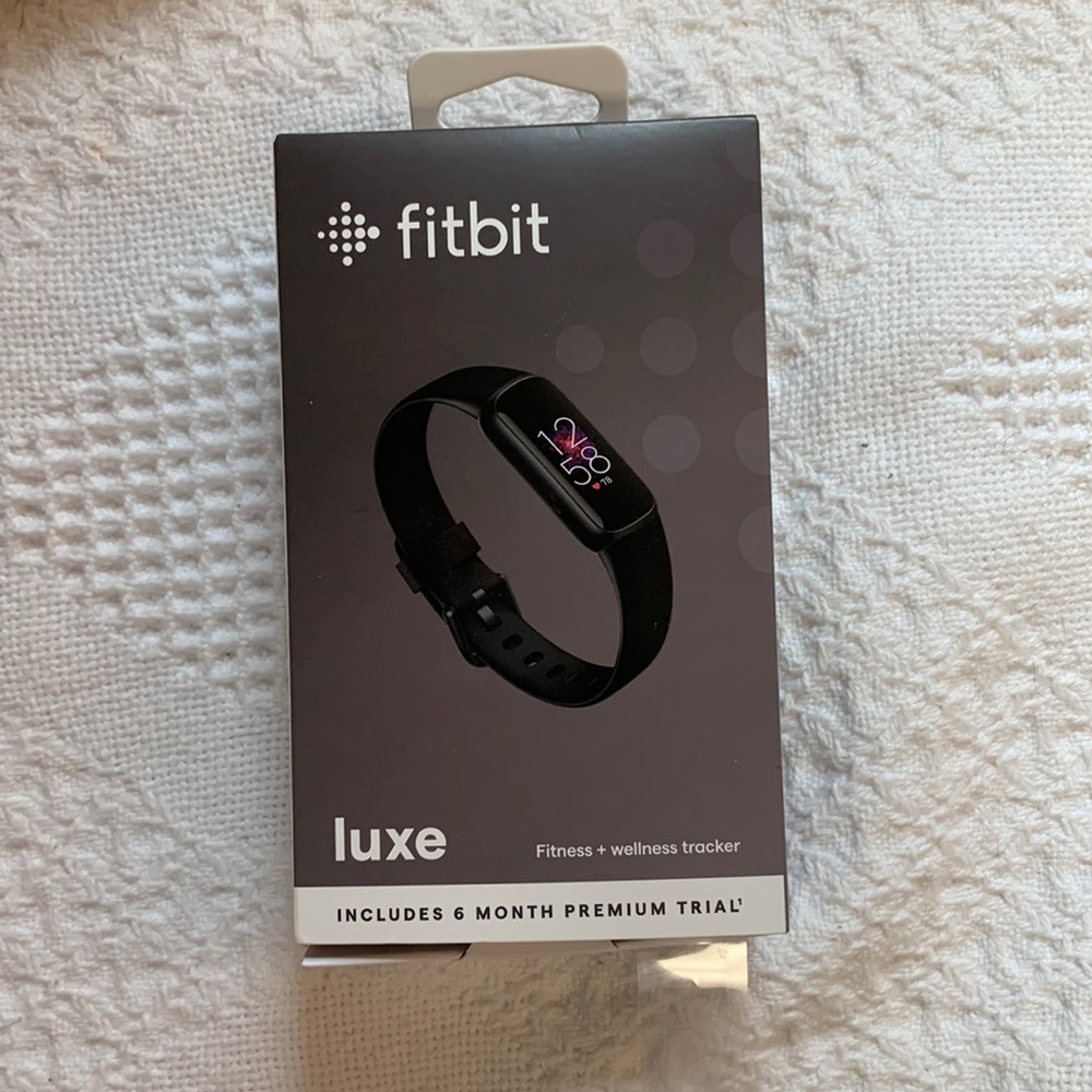 2021 BRAND NEW Fitbit Luxe.  Graphite Stainless Steel case & Black band.